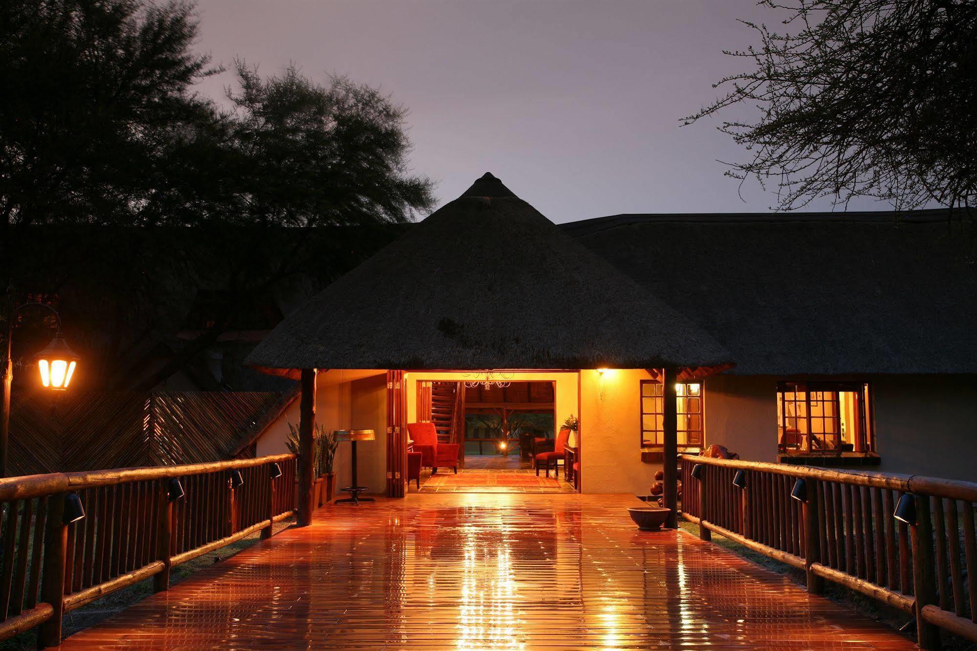 Mongena Game Lodge Хамманскрал Экстерьер фото